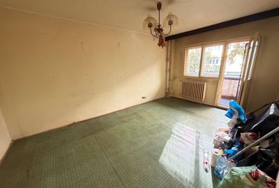 Apartament cu 3 camere decomandat în Rahova