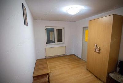 Apartament cu 3 camere semidecomandat în Central - 3