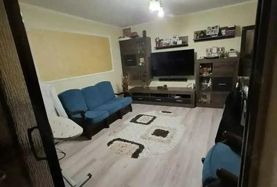 Apartament cu 3 camere decomandat în Micro 17 - 2