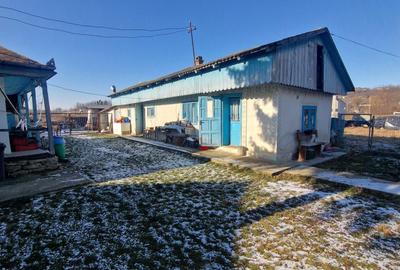 Casă cu 3 camere în Coșula - 1