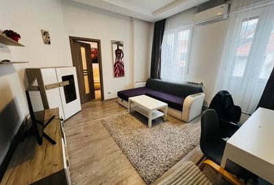 Apartament De Închiriat | 2 camere | Piața Romană - 1
