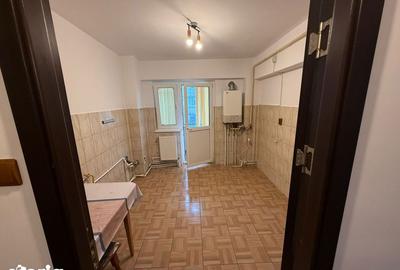 Apartament cu 3 camere decomandat în Obor - 9