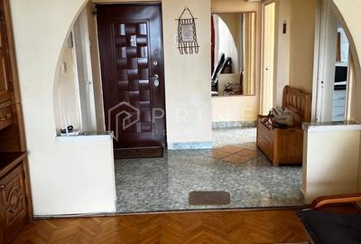 Apartament cu 3 camere decomandat în Dâmbu Pietros