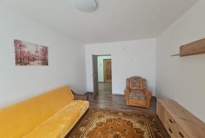 Apartament cu 2 camere decomandat în Răcădău