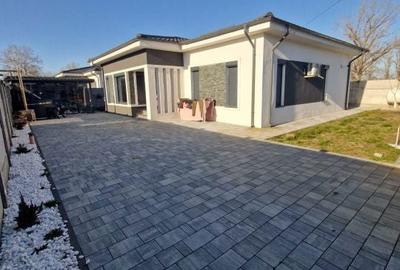 Casă cu 3 camere cu Teren 250 Mp în Bucovăț - 1