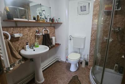 Casă cu 6 camere cu Teren 200 Mp în Central - 7