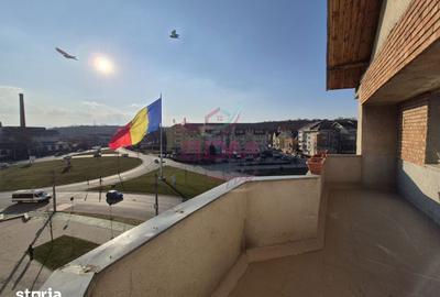 Apartament cu 3 camere decomandat în Central - 3