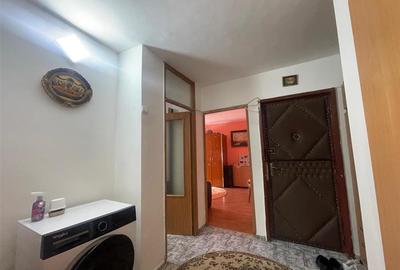 Apartament cu 2 camere decomandat în Valenta - 10