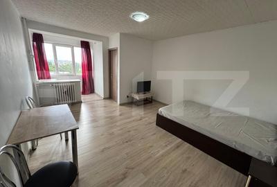 Garsoniera 32mp , Brazda lui Novac, Zona pietei din brazda