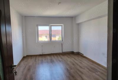 Vand apartament 3 camere, decomandat, zona Independentei - 3