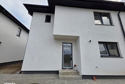 Casă cu 4 camere cu Teren 225 Mp în Central - 11