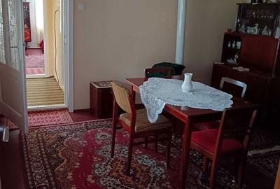 Casă cu 3 camere decomandat în Petriceni - 1