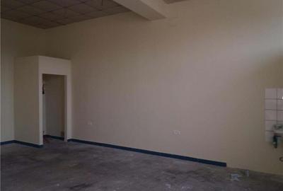 Spațiu comercial, de 80 mp, în Central - 3