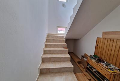Casa 170 mp. si teren aferent 2300 mp. Ruseni jud Neamt - 5