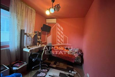 Apartament cu 3 camere, centrala proprie, etajul 1, zona Sagului - 2