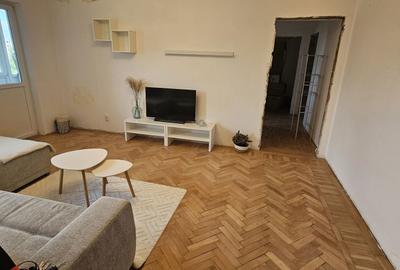 Apartament cu 3 camere semidecomandat în Drumul Taberei - 1