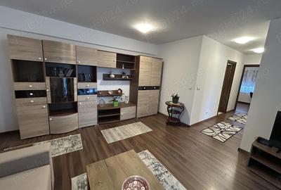Apartament cu 3 camere semidecomandat în UTA
