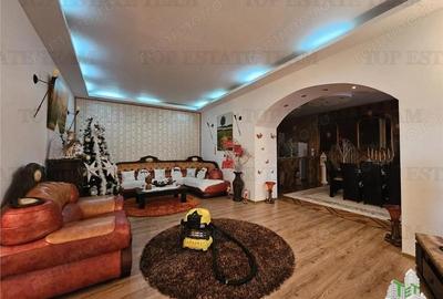 Casa spatioasa si versatila de vanzare in Eforie Nord ideala pentru locuinta + afacere! - 16