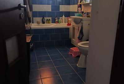 Casă cu 6 camere cu Teren 400 Mp în Podari - 12