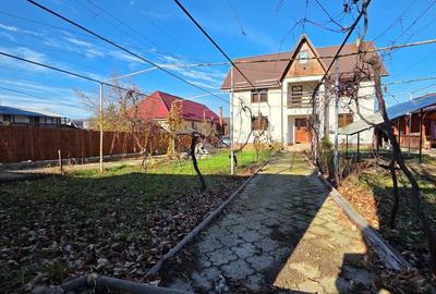 Casă cu 4 camere în Central