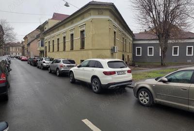 Casă cu 4 camere în Central - 1