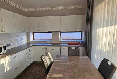 Casă cu 7 camere cu Teren 545 Mp în Centura - 1