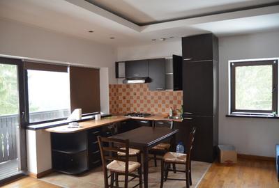 Apartament cu 3 camere decomandat în Central - 3