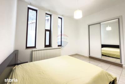 Casă cu 9 camere cu Teren 785 Mp în Păulești - 2