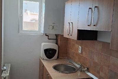 Poprietar inchiriez ap.1 cam decomandat utilat ,Complex-Lunei , centrala proprie - 1