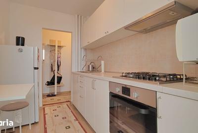 Apartament cu 3 camere semidecomandat în Ștefan cel Mare