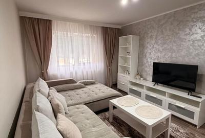 Apartament cu 3 camere semidecomandat în Central - 3