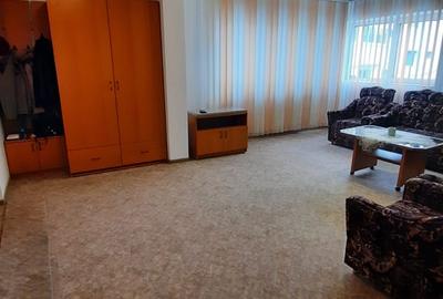 Apartament 3 camere, str. Tilisca - 10