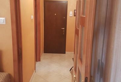 Apartament doua camere semidecomandat, etaj trei renovat bucatarie mare, mobilat - 11