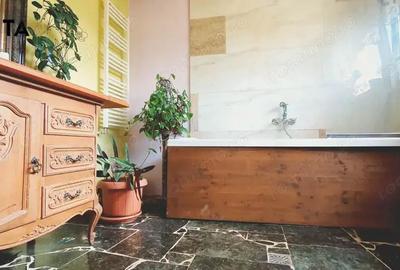 Casă cu 5 camere cu Teren 733 Mp în Luna - 27