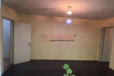Apartament cu 3 camere semidecomandat în Berceni - 2