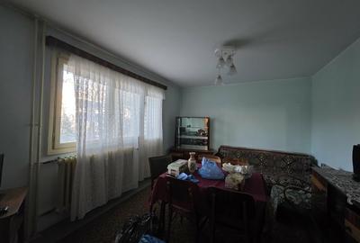 Apartament cu 3 camere decomandat în Alexandru Obregia
