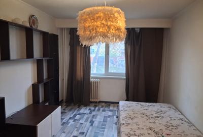 Vanzare Garsoniera Bloc Mixt Berceni Aparatorii Patriei - 1