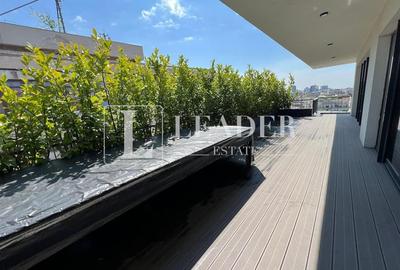 Apartament cu 4 camere semidecomandat, mobilat în Romană