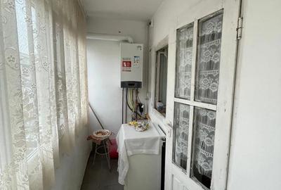 Apartament 3 camere, str Petrolistilor, etaj 3 - 10