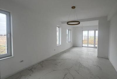 Duplex cu 3 camere în Covaci