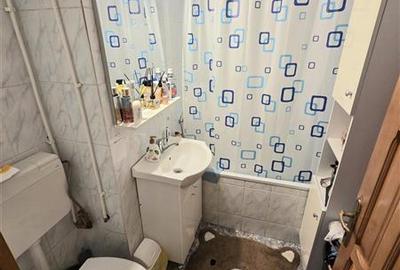 Garsonieră decomandată în Poarta 6 - 12