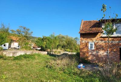 Casă cu 4 camere în Peștere - 2