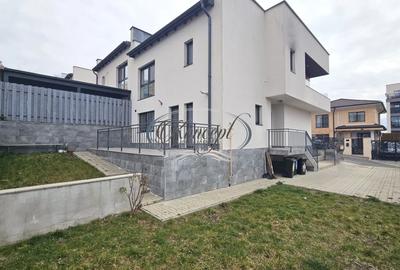 Duplex cu 4 camere cu Canalizare în Central - 3