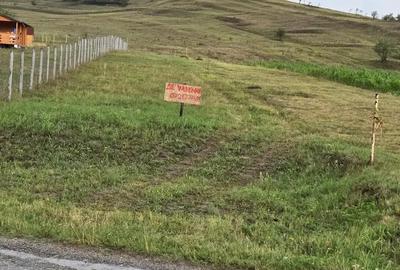 Teren de 908 mp, în Josani