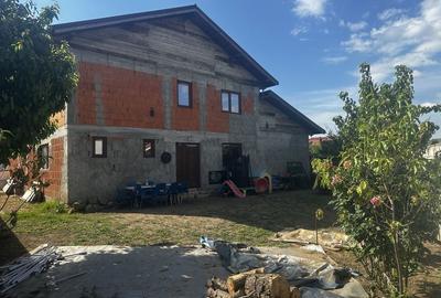 Casă cu 4 camere în Șendreni - 2