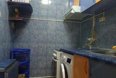 Apartament cu 2 camere decomandat în Micro 19