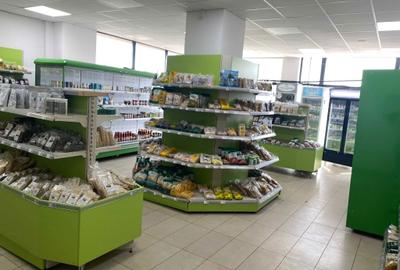 Spațiu comercial, de 60 mp, în Central - 3