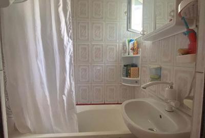 De vanzare ! Persoana fizica vand apartament 2 camere , zona micro 39 b - 3