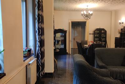 Casă individuală cu 4 camere cu Canalizare în Parcul Carol - 6