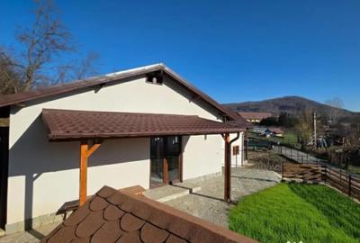 Casă cu 3 camere cu Teren 1890 Mp în Central - 15